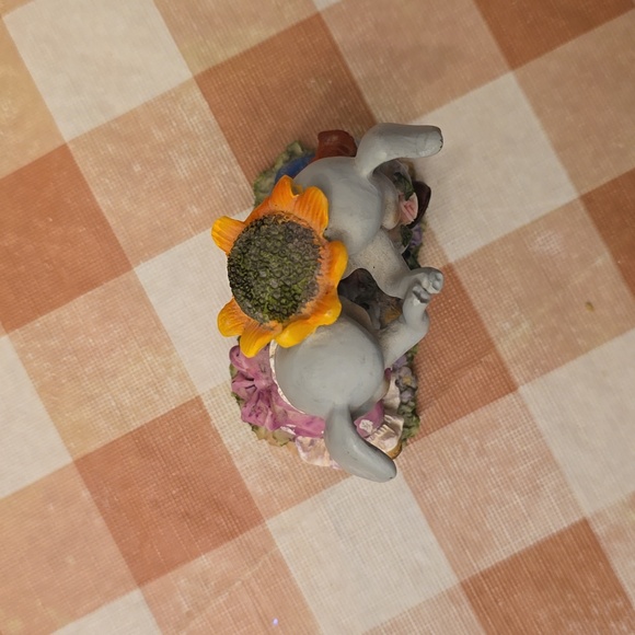 Lover Elephants Figurine - Picture 2 of 6